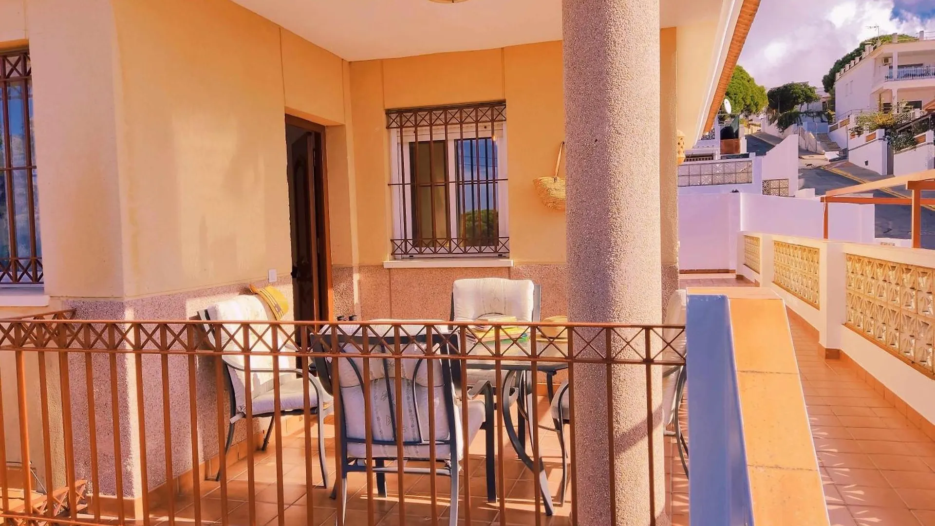 Dos Casas Juntas Y Patio Comun A 25 Metros De La Playa Villa Mazagon